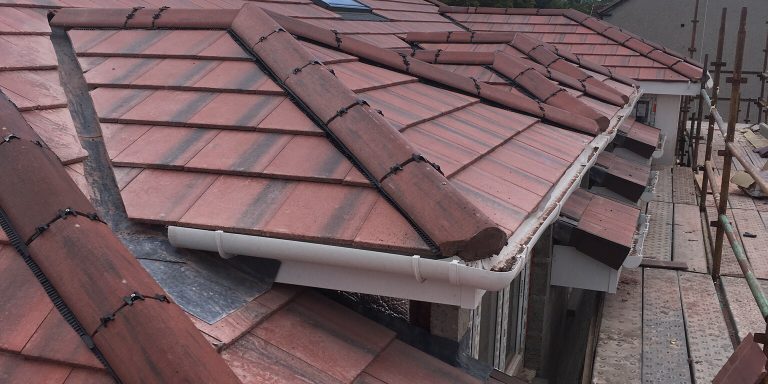 How to Choose Roof Repairs Service