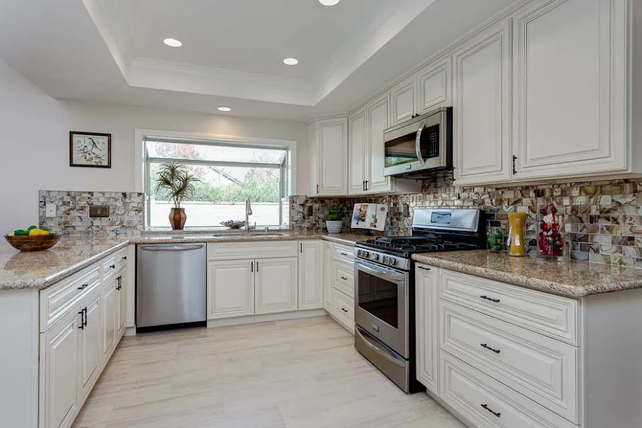Off White Kitchen Cabinets – How to Find a Great Deal