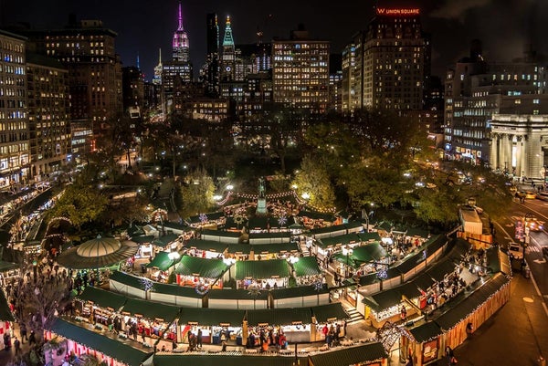 Experience the Spirit of Christmas in New York at Christmas